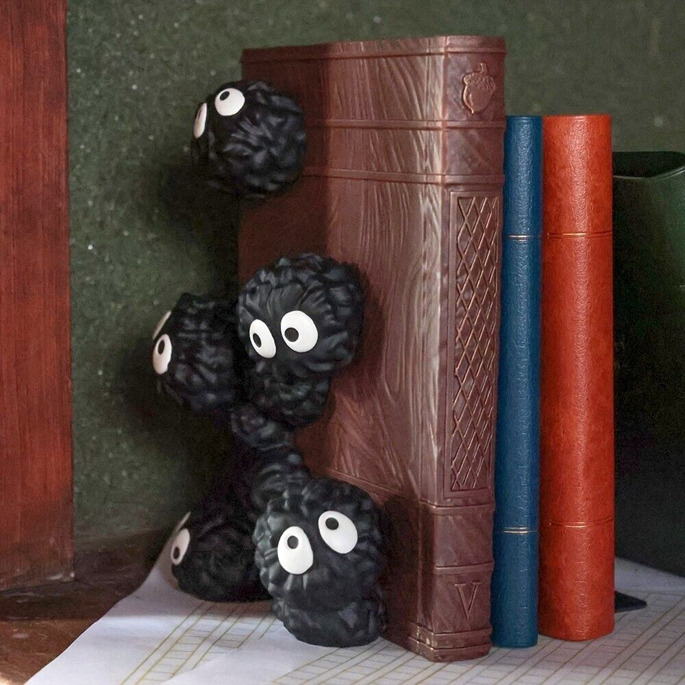 Studio Ghibli My Neighbor Totoro Dust Bunnies Makkurokurosuke Figurine Bookstand